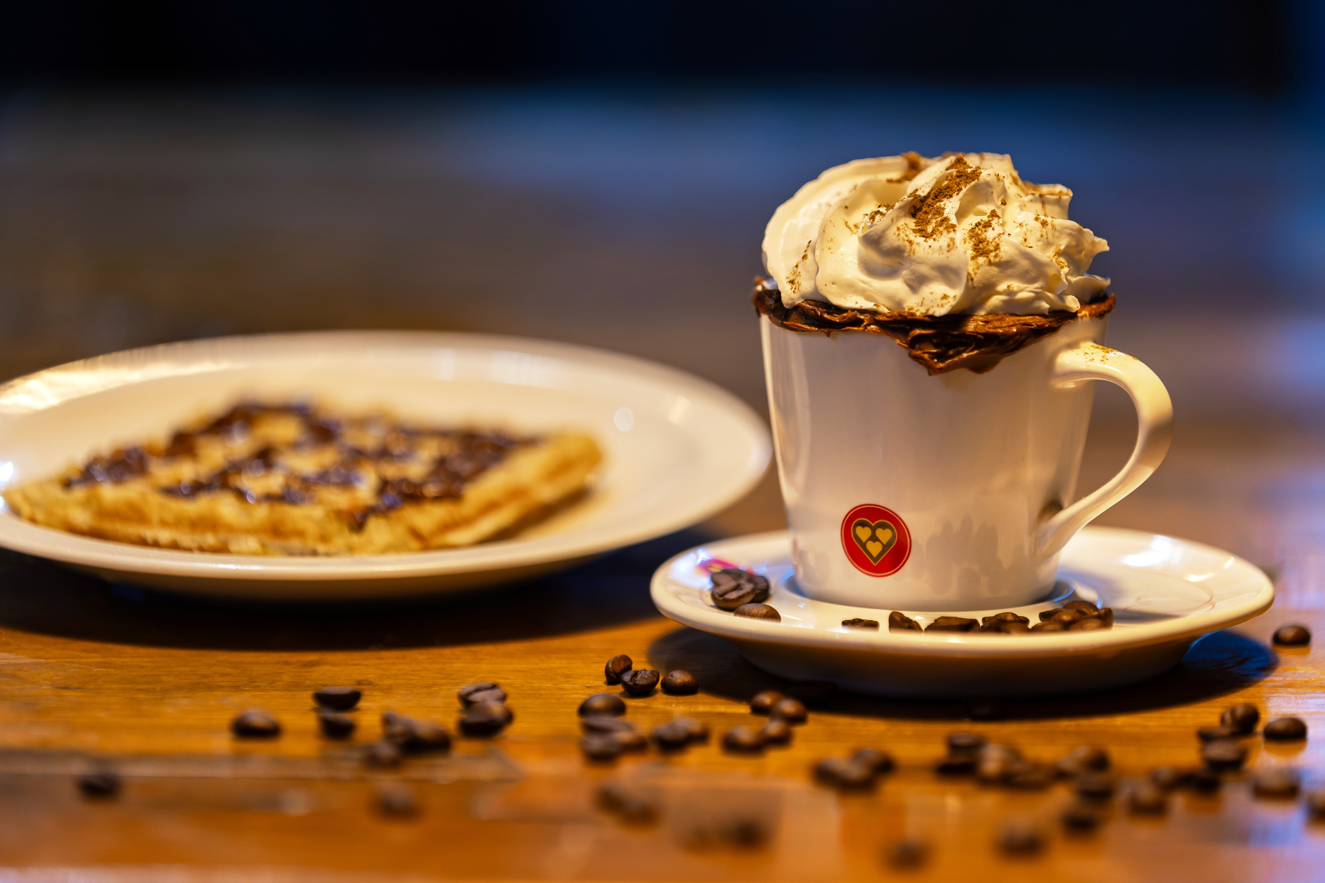 Café com chantili servido no Golden Park